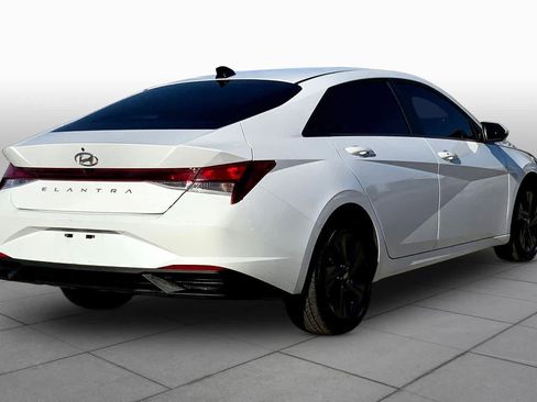 Used 2022 Hyundai Elantra SEL w/ Cargo Package FWD image 12