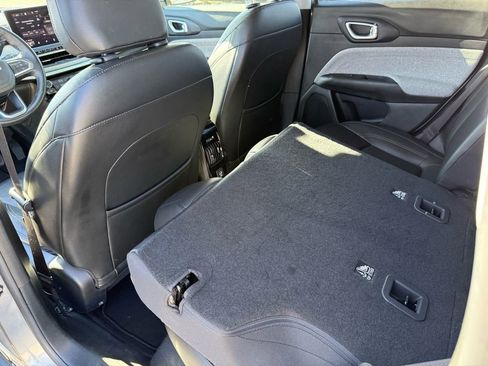 Used 2022 Jeep Compass Latitude image 34