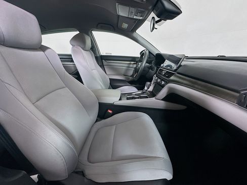 Used 2019 Honda Accord LX image 29