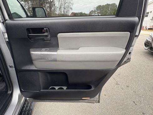 Used 2019 Toyota Sequoia SR5 image 21