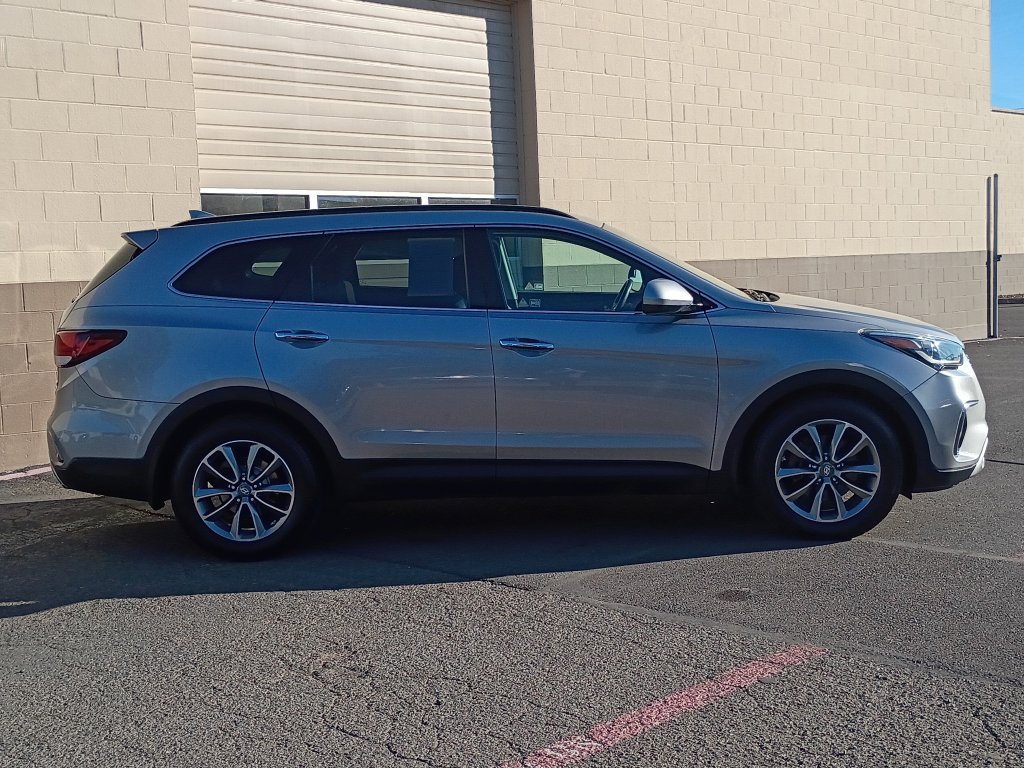 Used 2017 Hyundai Santa Fe SE w/ Cargo Package AWD/4WD image 3