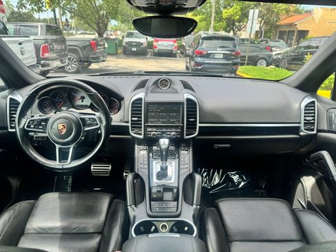 Used 2016 Porsche Cayenne S w/ Premium Plus Package AWD/4WD image 23