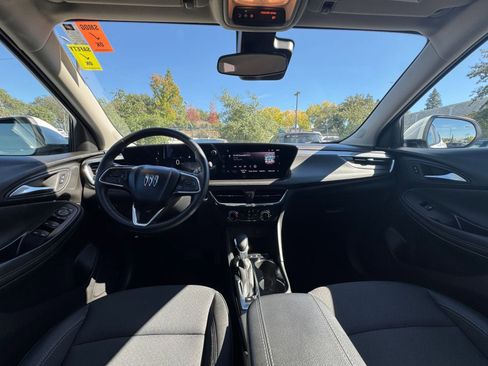 Used 2025 Buick Encore GX Preferred image 31