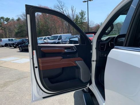 Certified 2024 GMC Sierra 1500 Denali Ultimate AWD/4WD image 16