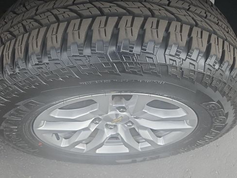 Used 2018 Chevrolet Silverado 1500 LT w/ All Star Edition AWD/4WD image 2