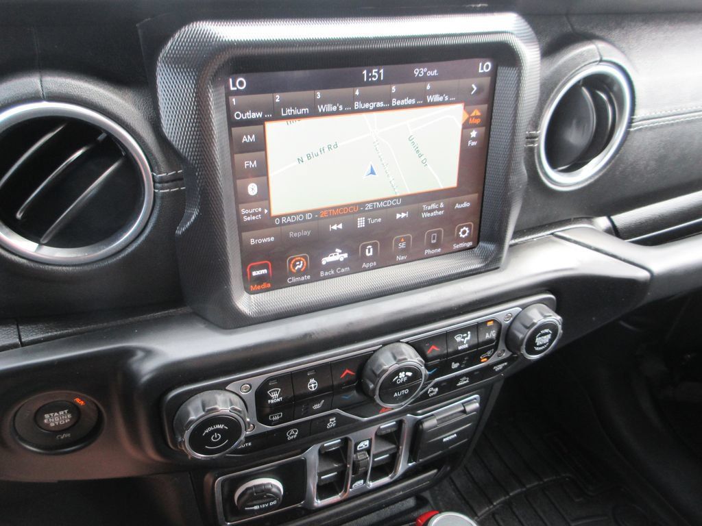Used 2020 Jeep Gladiator Overland AWD/4WD image 24