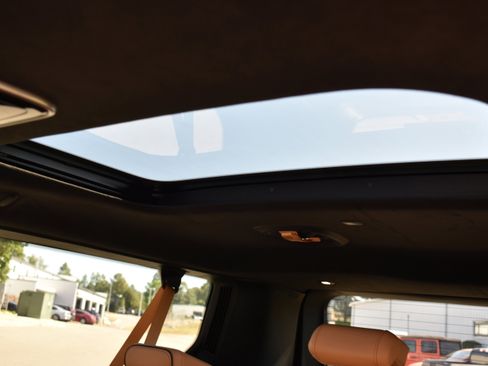 Used 2024 Jeep Grand Wagoneer L Series III w/ Rear Seat Video Group 1 AWD/4WD image 30