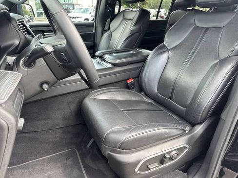 Used 2024 Jeep Wagoneer Series II w/ Flexible Seating Group AWD/4WD image 23