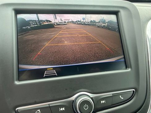 Used 2020 Chevrolet Equinox LS w/ LPO, Floor Liner Package FWD image 7