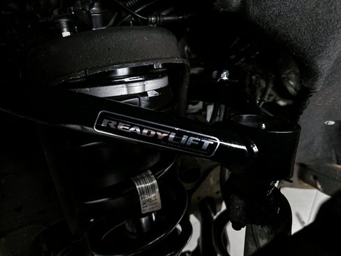 Used 2022 GMC Yukon Denali w/ Advanced Technology Package image 3