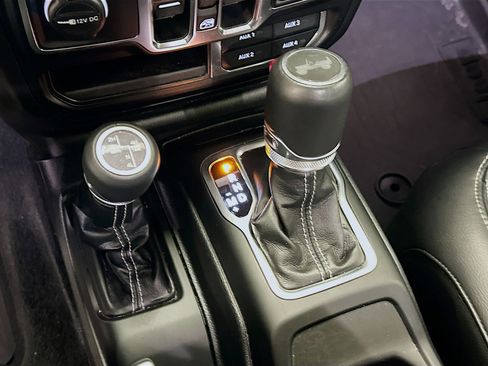 Used 2023 Jeep Wrangler Sahara image 25