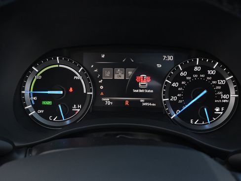 Used 2021 Toyota Highlander XLE AWD/4WD image 30