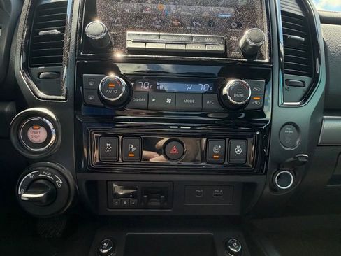 Used 2024 Nissan Titan PRO-4X w/ Pro-4x Convenience Package image 10