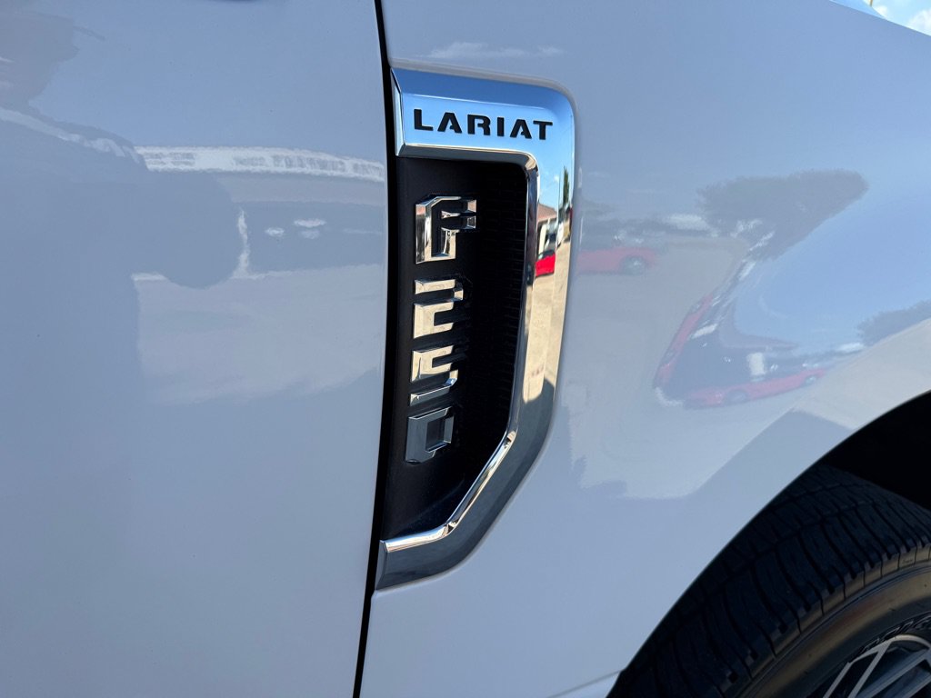 Used 2017 Ford F250 Lariat w/ Lariat Value Package AWD/4WD image 11