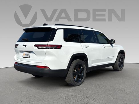 Used 2023 Jeep Grand Cherokee L Laredo image 20