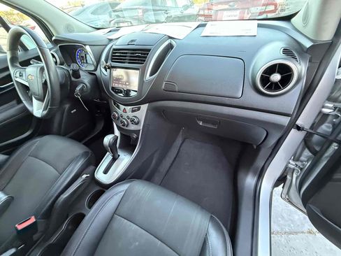 Used 2015 Chevrolet Trax LT w/ LT Sun and Sound Package image 32