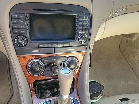 Used 2008 Mercedes-Benz SL 55 AMG image 11