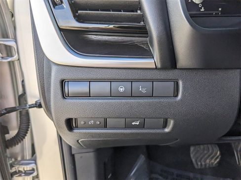 Used 2023 Nissan Rogue Platinum w/ Platinum Premium Package image 30