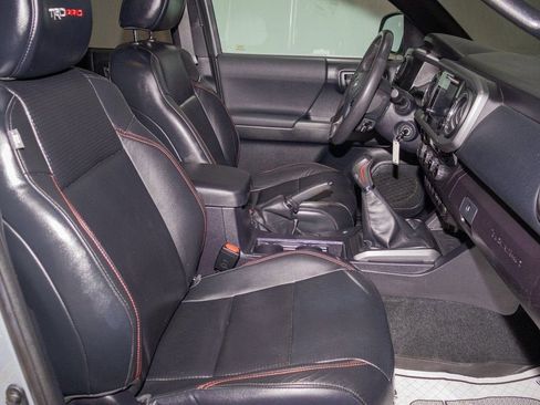 Used 2017 Toyota Tacoma SR5 image 15