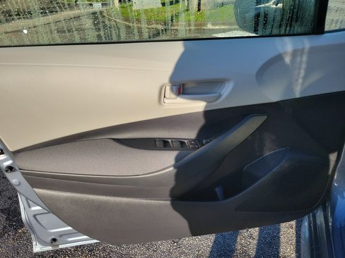 Used 2025 Toyota Corolla LE image 13