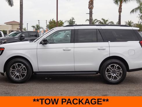 Used 2025 Ford Expedition Active RWD image 5