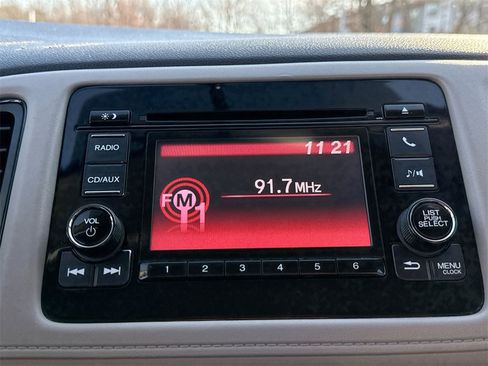 Used 2018 Honda HR-V LX image 12