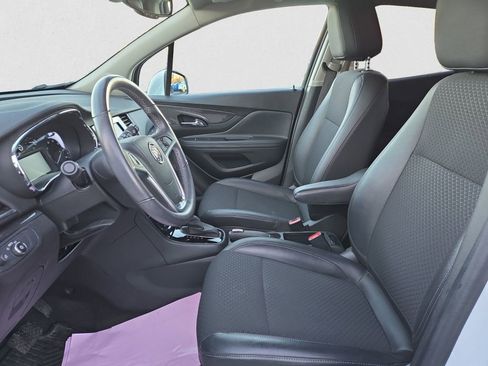 Used 2022 Buick Encore Preferred w/ Safety Package image 9