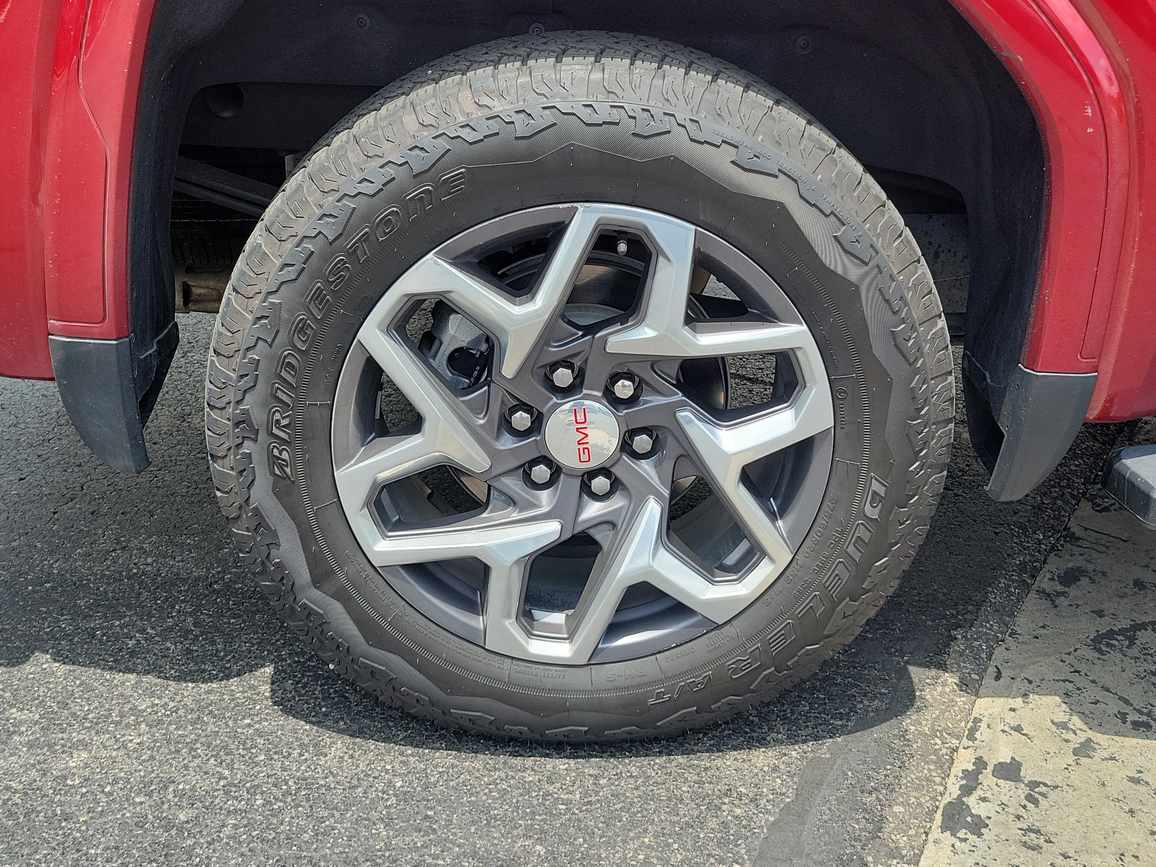 Used 2024 GMC Sierra 1500 SLT w/ SLT Premium Plus Package AWD/4WD image 5