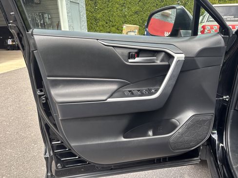 Certified 2025 Toyota RAV4 Woodland Edition AWD/4WD image 18
