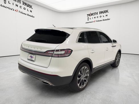 Used 2022 Lincoln Nautilus Reserve FWD image 5