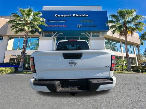 Used 2023 Nissan Frontier SV w/ SV Convenience Package image 6