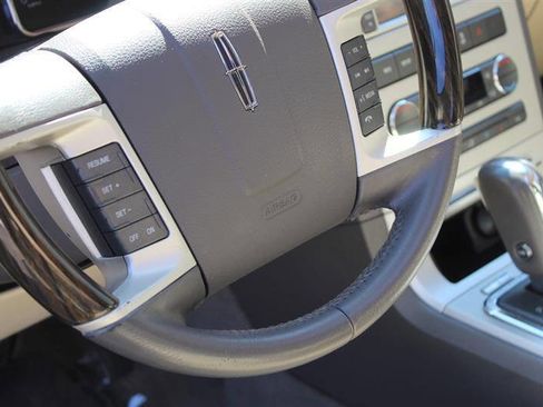 Used 2008 Lincoln MKX AWD image 18