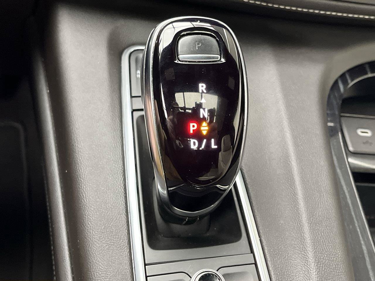 Certified 2023 Cadillac Escalade Sport w/ LPO, ONYX Package AWD/4WD image 28