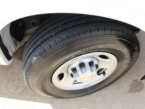 Used 2025 Chevrolet Express 3500 LS RWD image 26