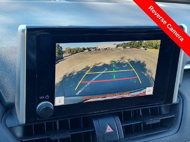 Used 2025 Toyota RAV4 LE AWD/4WD image 13