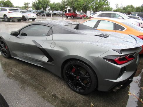 Used 2022 Chevrolet Corvette Stingray Preferred Conv w/ Z51 Performance Package RWD image 5