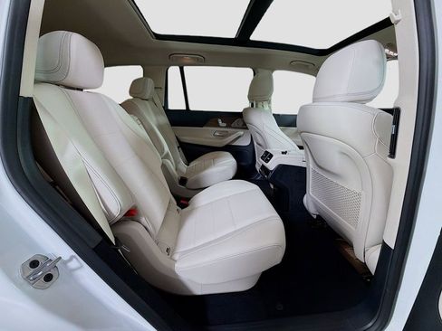 New 2026 Mercedes-Benz GLS 450 4MATIC image 31