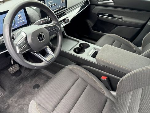 Certified 2024 Honda Prologue EX image 4