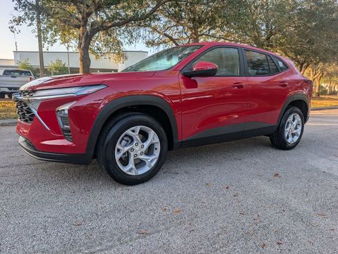 New 2026 Chevrolet Trax LS w/ LS Convenience Package image 3