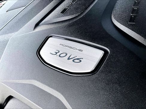 Used 2019 Porsche Cayenne image 31