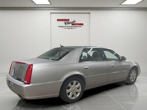 Used 2006 Cadillac DTS w/ Sun And Sound Package FWD image 5