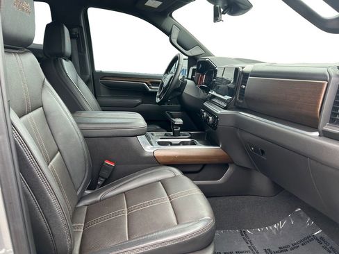 Used 2025 Chevrolet Silverado 1500 High Country image 14