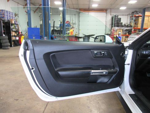 Used 2016 Ford Mustang Coupe w/ Equipment Group 051A RWD image 12