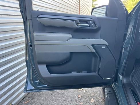 Used 2025 Chevrolet Silverado 1500 ZR2 w/ Technology Package image 26