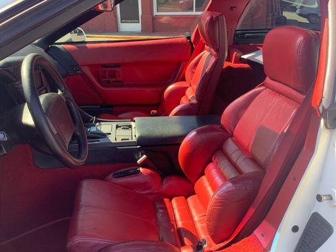 Used 1991 Chevrolet Corvette Coupe RWD image 11