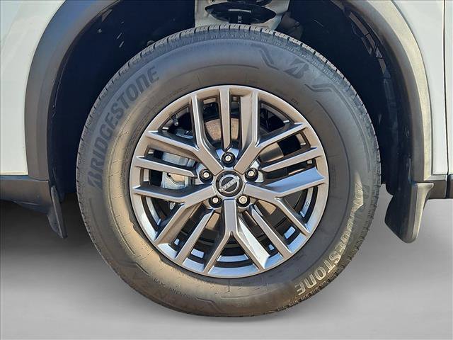 Used 2024 Nissan Rogue S FWD image 23