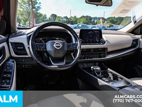 Used 2025 Nissan Rogue SV FWD image 29