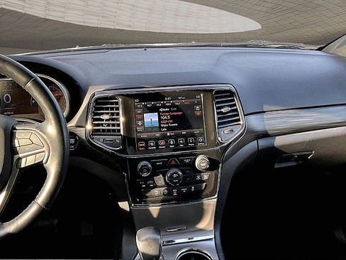 Used 2021 Jeep Grand Cherokee Laredo X RWD image 5