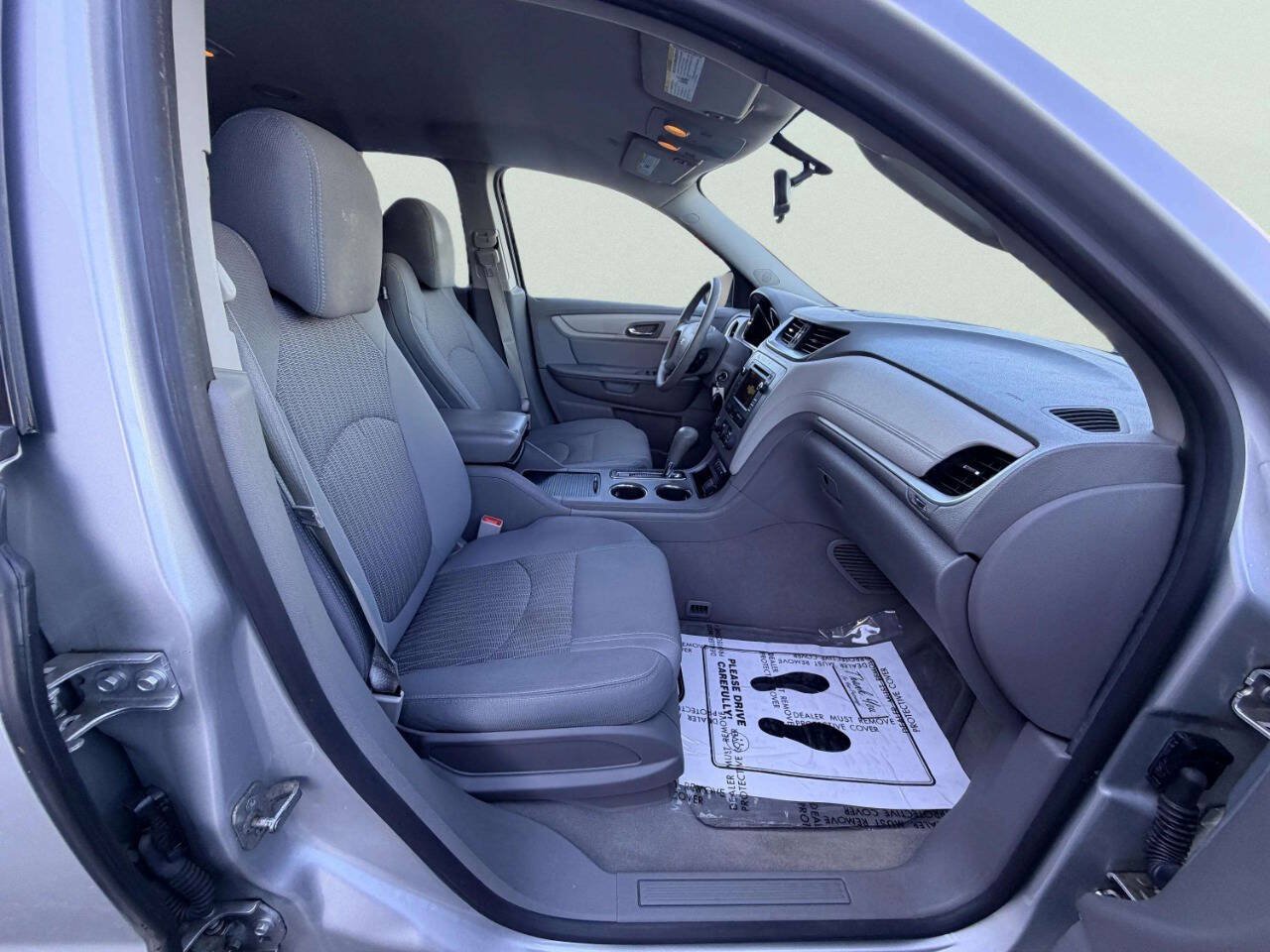 Used 2017 Chevrolet Traverse LS FWD image 32