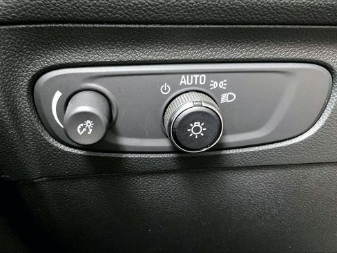 Used 2023 Buick Envision Preferred AWD/4WD image 37